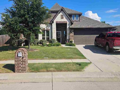 Lawn Care service in Aubrey, 76227