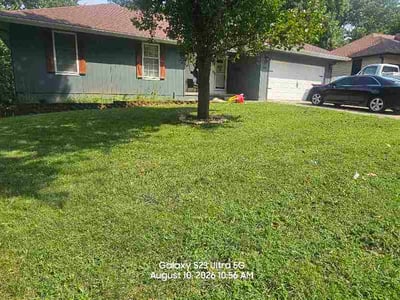 Lawn Care service in Springfield, 65806