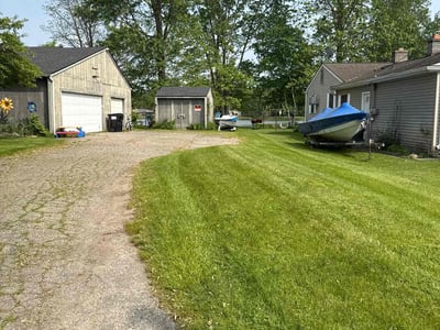 Lawn Care service in Pinckney, 48169