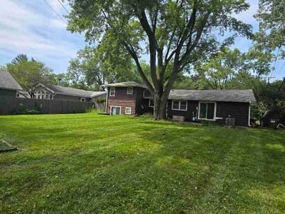 Lawn Care service in Glen Ellyn, 60137