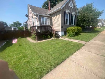 Lawn Care service in Bolivar, 65613