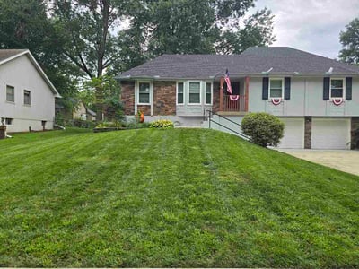 Lawn Care service in Lees Summit, 64063