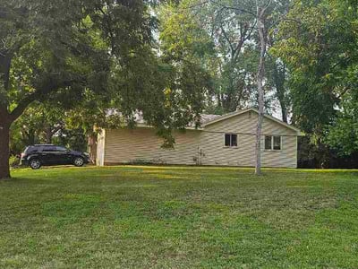 Lawn Care service in Burnsville, 55337