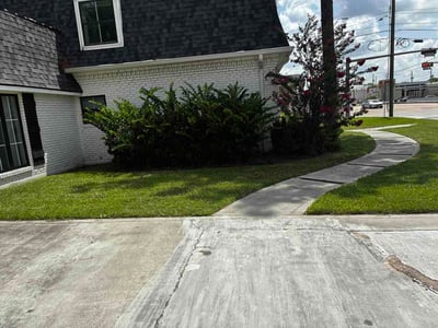 Lawn Care service in Dickinson, 77539