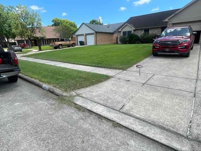Lawn Care service in League City, 77573
