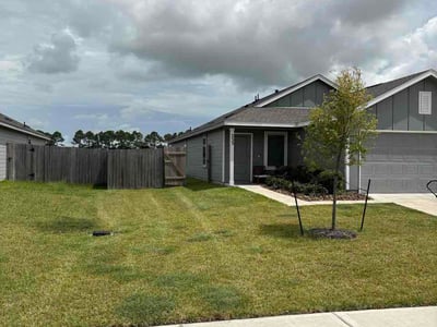 Lawn Care service in Angleton, 77515