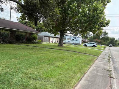 Lawn Care service in Lake Jackson, 77566