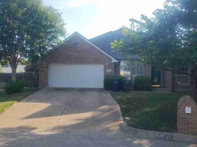 Lawn Care service in Bedford, 76021