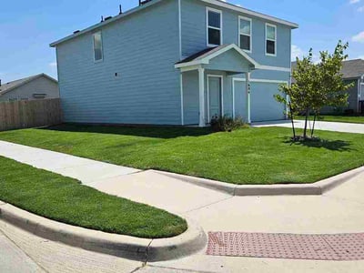 Lawn Care service in Cleburne, 76033