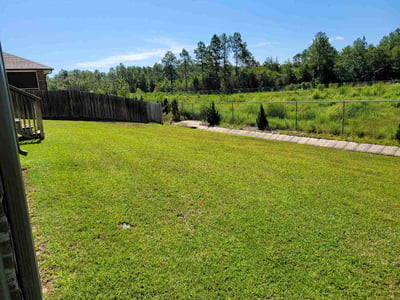 Lawn Care service in Milton, 32570