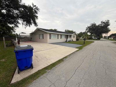 Lawn Care service in Pine Hills, 32808