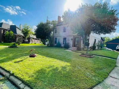 Lawn Care service in Texas City, 77590