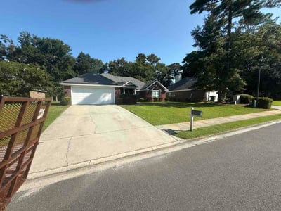Lawn Care service in Richmond Hill, 11418