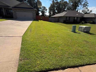 Lawn Care service in Crestview, 32536