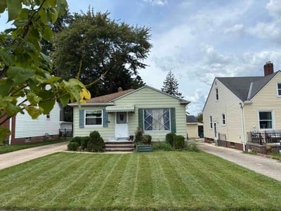 Lawn Care service in Lakewood, 44107