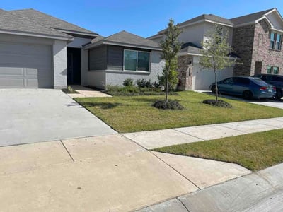 Lawn Care service in Alvarado, 76009