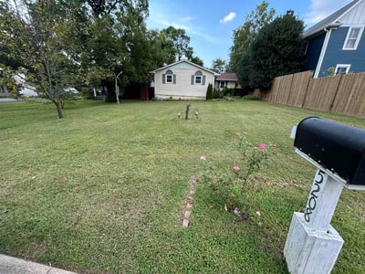 Lawn Care service in Brentwood, 37027