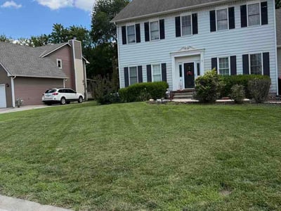 Lawn Care service in Newton, 67114
