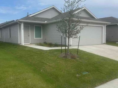 Lawn Care service in Aubrey, 76227