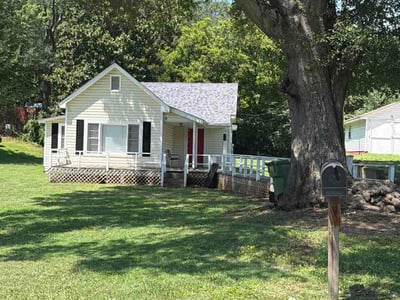 Lawn Care service in Mount Holly, 28120