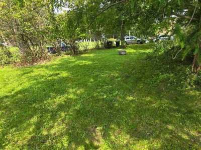 Lawn Care service in Iowa City, 52240