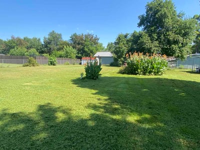 Lawn Care service in Springdale, 72764