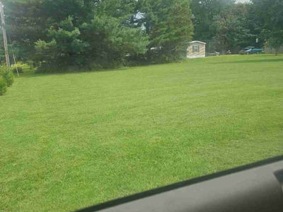 Lawn Care service in Charlestown, 47111