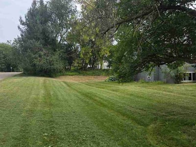 Lawn Care service in Champlin, 55316