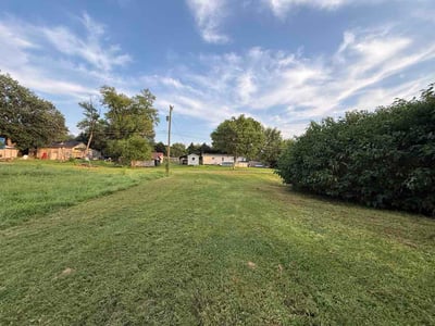 Lawn Care service in Kingston, 37763