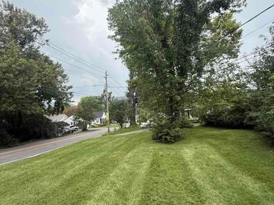 Lawn Care service in Kingston, 37763