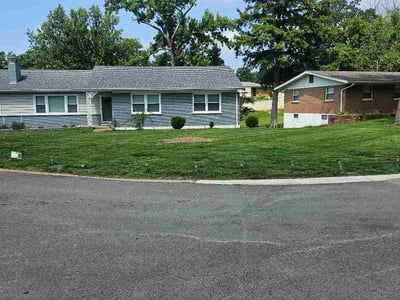 Lawn Care service in Jennings, 63136