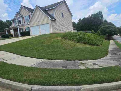 Lawn Care service in College Park, 30337