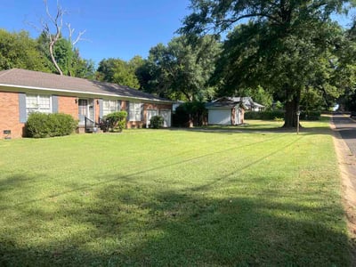 Lawn Care service in Jackson, 39201