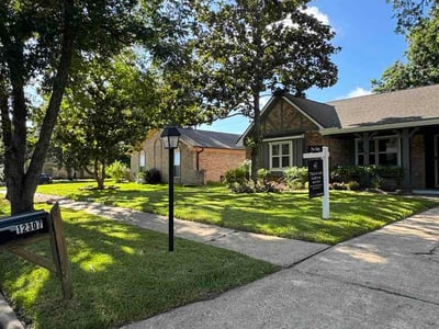 Lawn Care service in Freeport, 77541