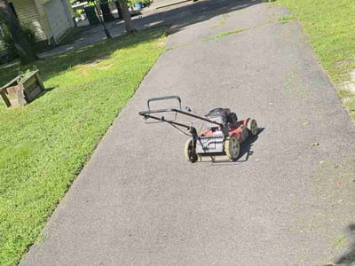 Lawn Care service in Richmond, 23219
