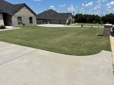 Lawn Care service in Nichols Hills, 73116