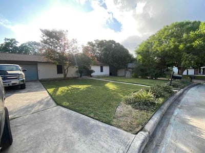 Lawn Care service in Lytle, 78052