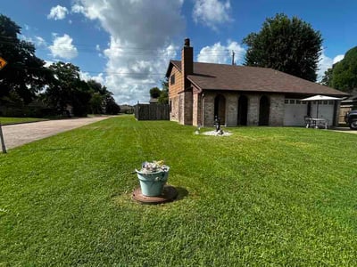 Lawn Care service in Deer Park, 77536
