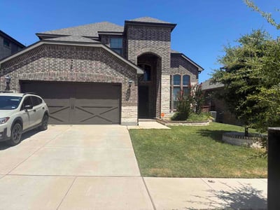 Lawn Care service in Forest Hill, 76140
