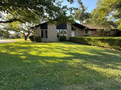 Lawn Care service in Bedford, 76021