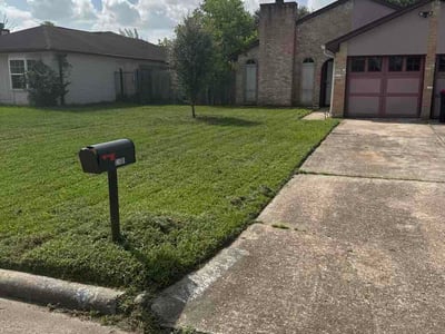 Lawn Care service in Angleton, 77515