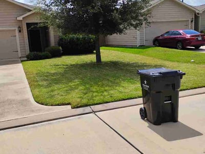 Lawn Care service in Alvin, 77511