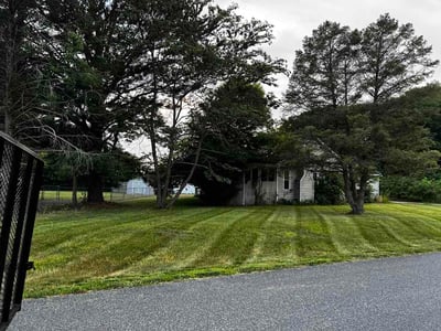 Lawn Care service in Lewes, 19968