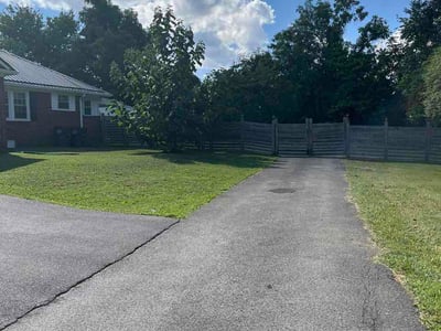 Lawn Care service in Bristol, 37620