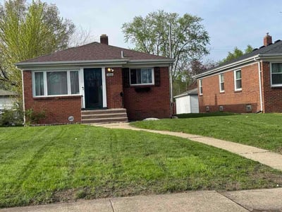 Lawn Care service in Gary, 46402