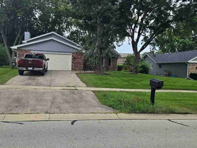 Lawn Care service in Batavia, 60510