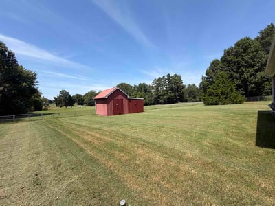 Lawn Care service in Johnson City, 37604