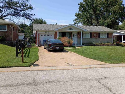 Lawn Care service in Sullivan, 63080