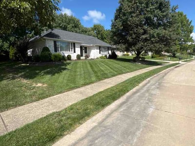 Lawn Care service in Edwardsville, 62025