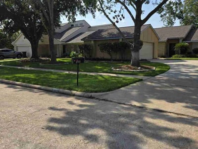 Lawn Care service in Sugar Land, 77479